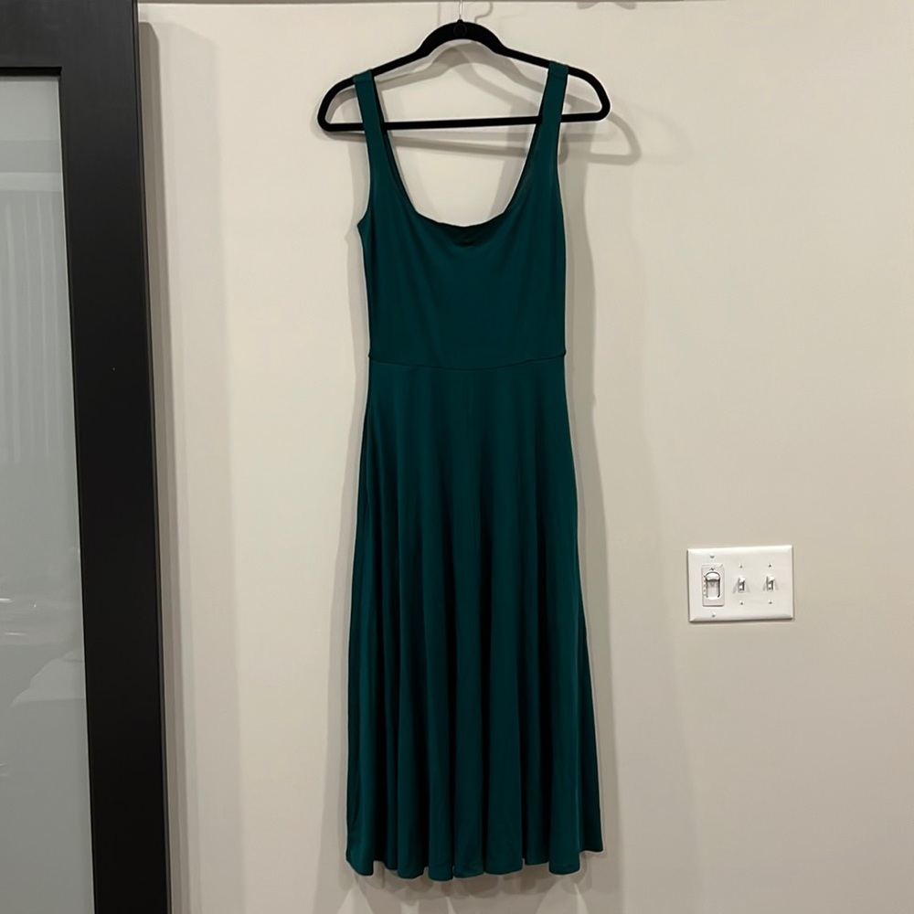Green Reformation Dress with POCKETS. Size M.